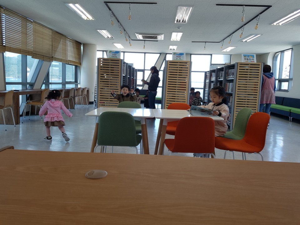 어린이집 원아들 도서관방문